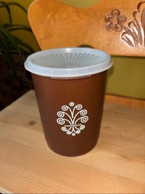 Vintage Tupperware servalier